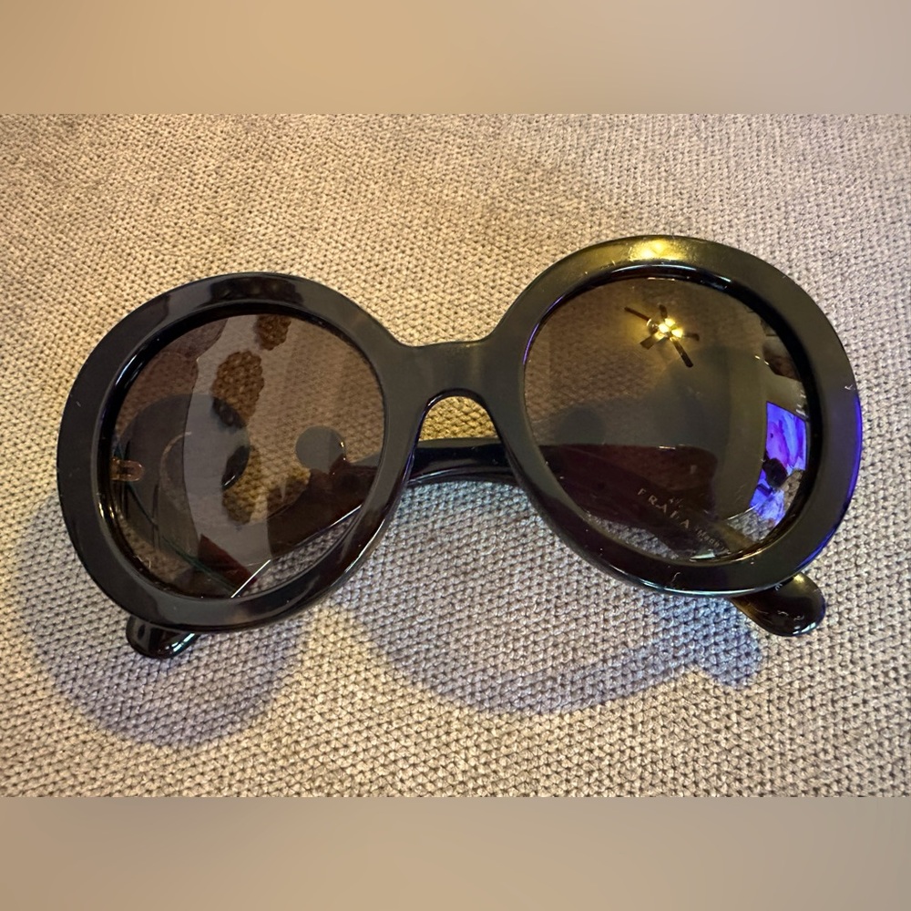 Prada Oversized Gasseses